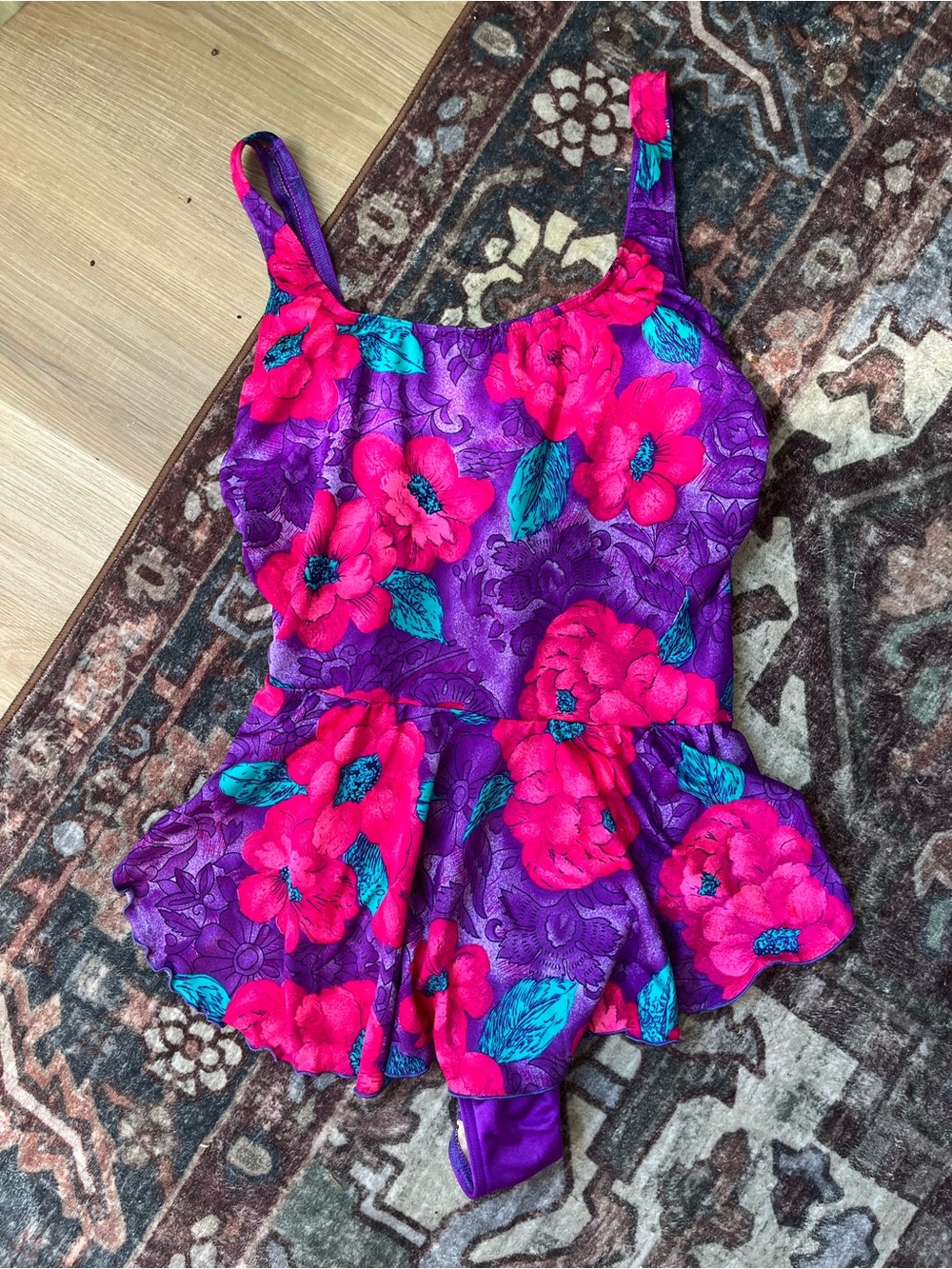 Women’s Vintage Vibrant Floral Swimsuit One Piece Size M 26” W, 32” Hip C cup